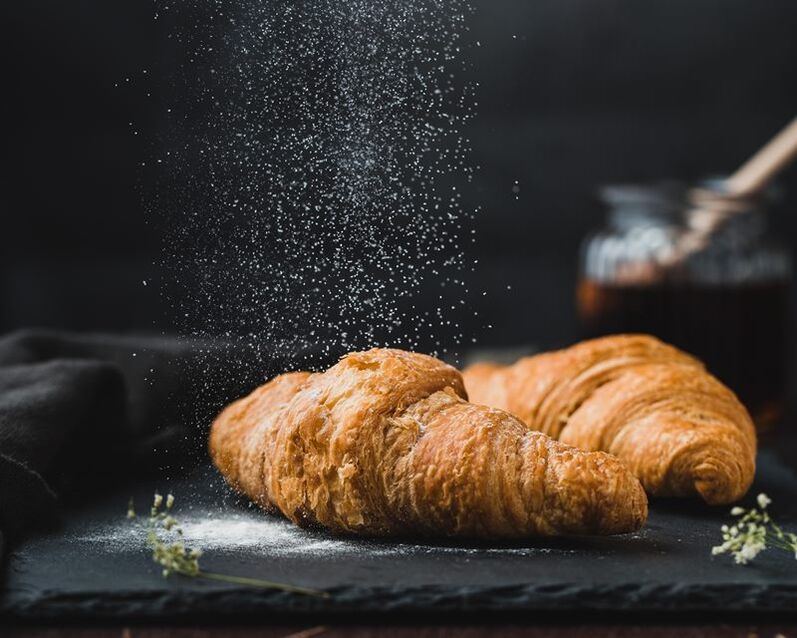 From the diet of a patient with diabetes, it is necessary to eliminate hot cakes